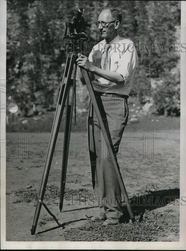 1934 Press Photo Vincent E Jakl Weather Bureau Kansas City Missouri - Historic Images