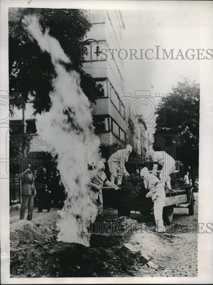1937 Sweden combats air Raids Gas Explosion-Historic Images
