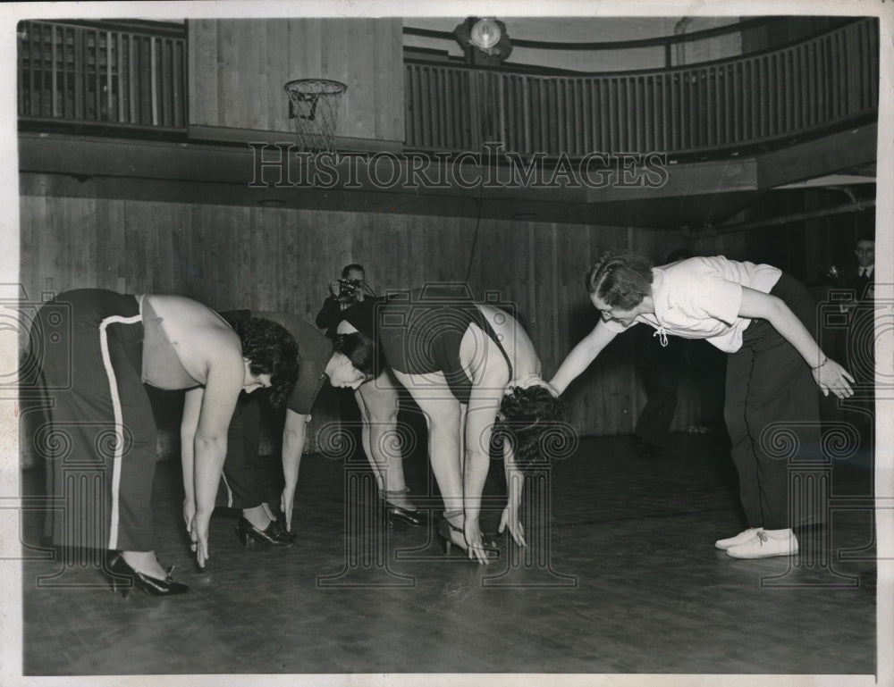 1938 Free Beauty clinic Jacob A. Riis Settlement House-Historic Images