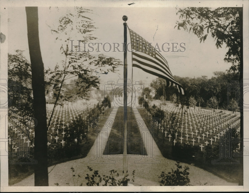 1927 Sureones American Cemetary - Historic Images