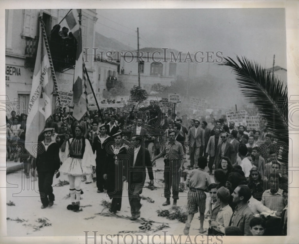 1944 Xilodrastront Greeks Parade for British Troops-Historic Images