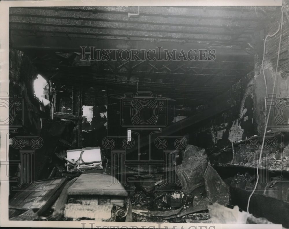 1935 Press Photo Debri Of Chicago Tenement House After Fire Killed 8 - Historic Images