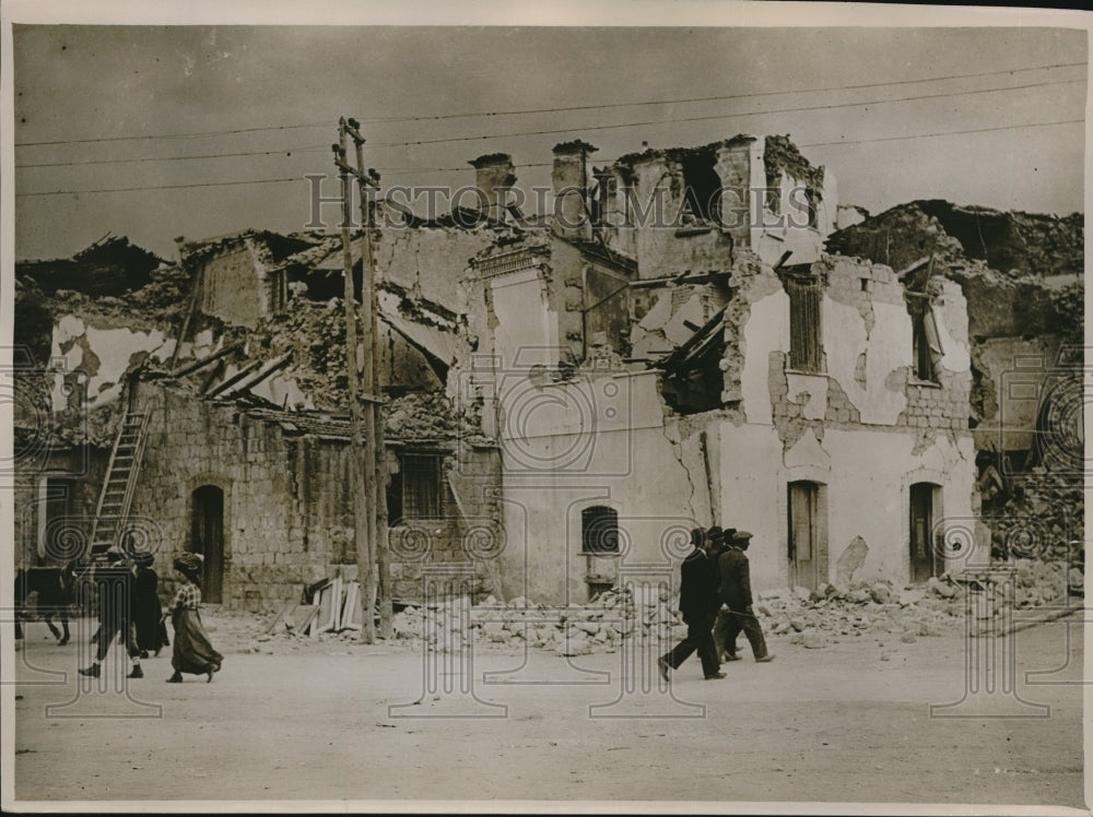 1930 Press Photo Bisacdio, Italy destruction from an earthquake - Historic Images
