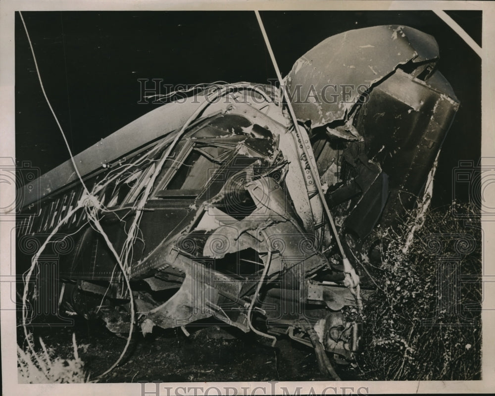 1936 View of wreckage after train derailed near Princeton NJ-Historic Images