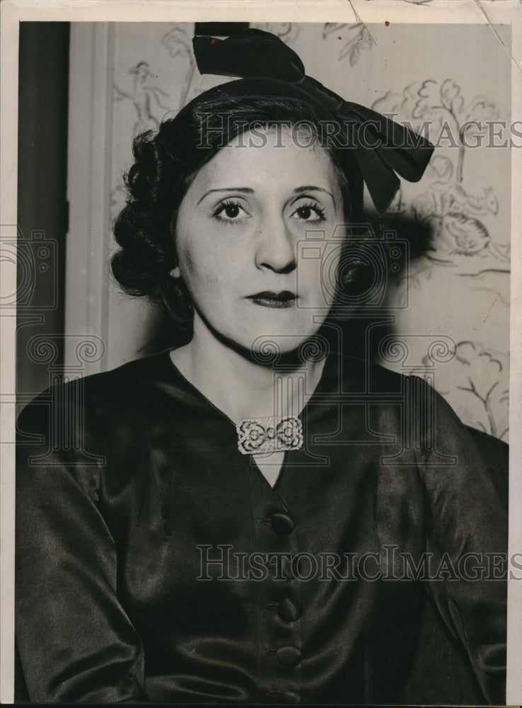 1936 Press Photo Mrs Helene Coyimzoglu arrives in Chicago from Greece - Historic Images