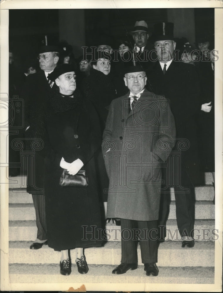 1935 Press Photo Sec. Of Interior Harold Ickes At Memorial For Oliver W. Holmes - Historic Images