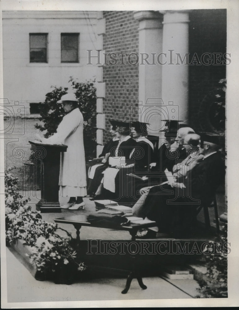 1935 Press Photo Interior Sec. Wife, Mrs Harold Ickes At MacMurray College Grad.-Historic Images