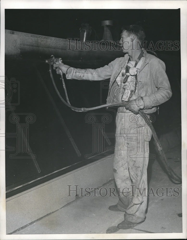 1942 Painter Blackens Window at Lockheed Aircraft Factory in Burbank - Historic Images