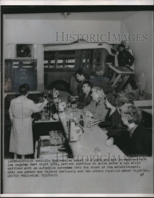 1952 Press Photo Bus careened into front of Cafe and Bar in Los Angeles-Historic Images
