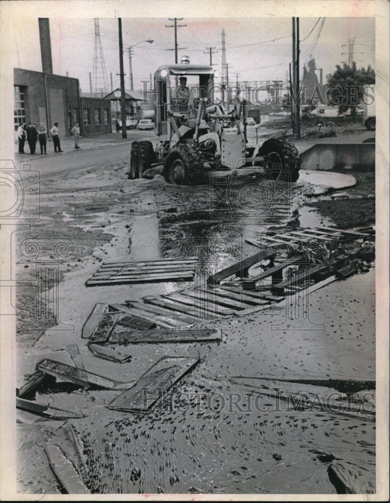 1969 Construction in an unidentified city - Historic Images