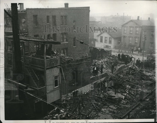 1933 Gas Explosion Destroys Chicago Home of Joseph Carsello & Family - Historic Images