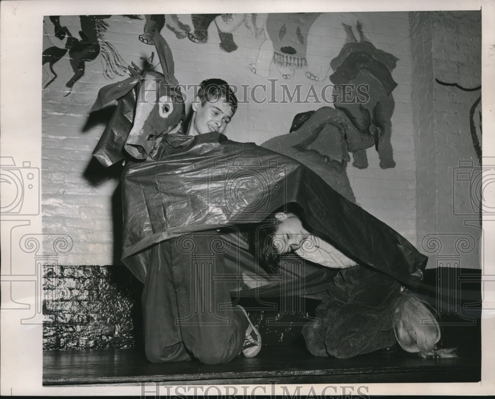 1948 Press Photo Lawrence Nestman &amp; Mario Simoni Confuse Signals - Historic Images