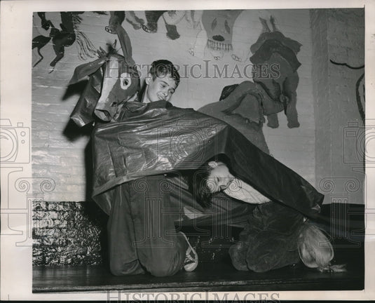 1948 Press Photo Lawrence Nestman & Mario Simoni Confuse Signals - Historic Images