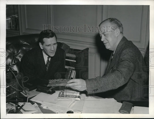 1943 Press Photo Elmer Layden Professional Football Commissioner & Joseph Eastma-Historic Images
