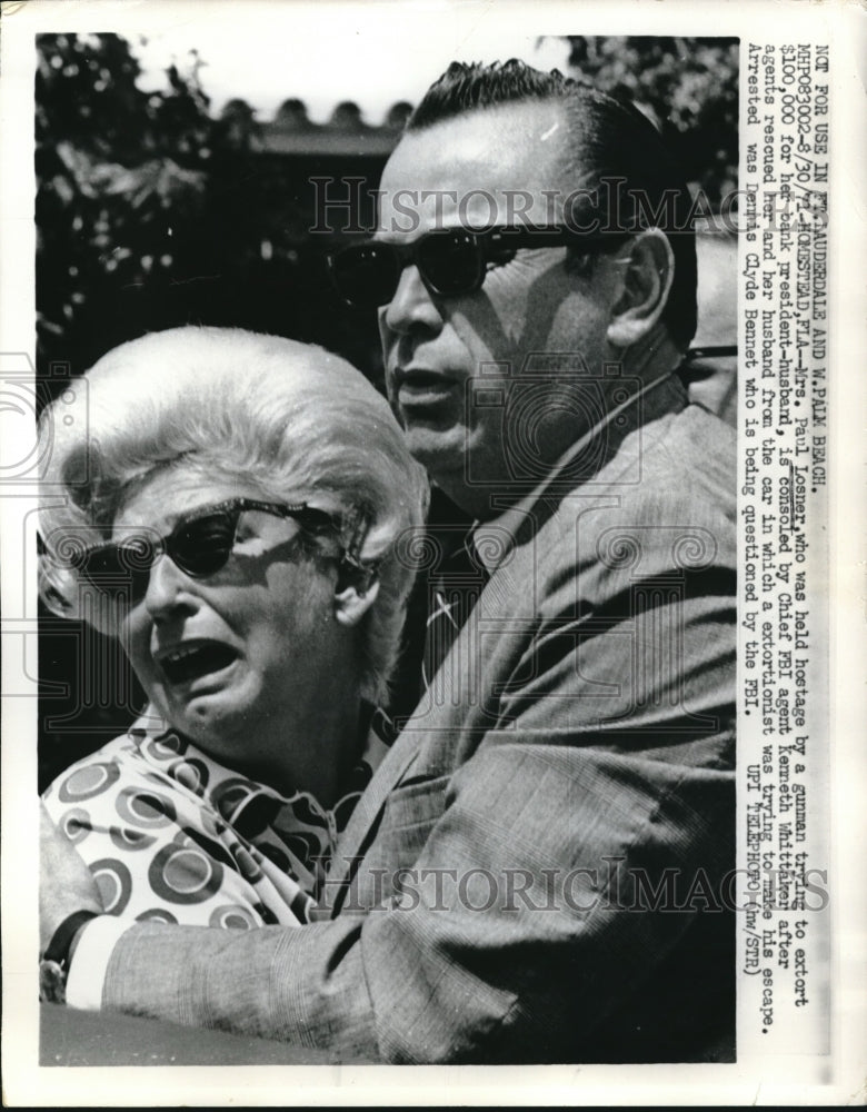 1971 Press Photo Mrs Paul Losner Held As Hostage For $100,000 Ransom & FBI Agent - Historic Images