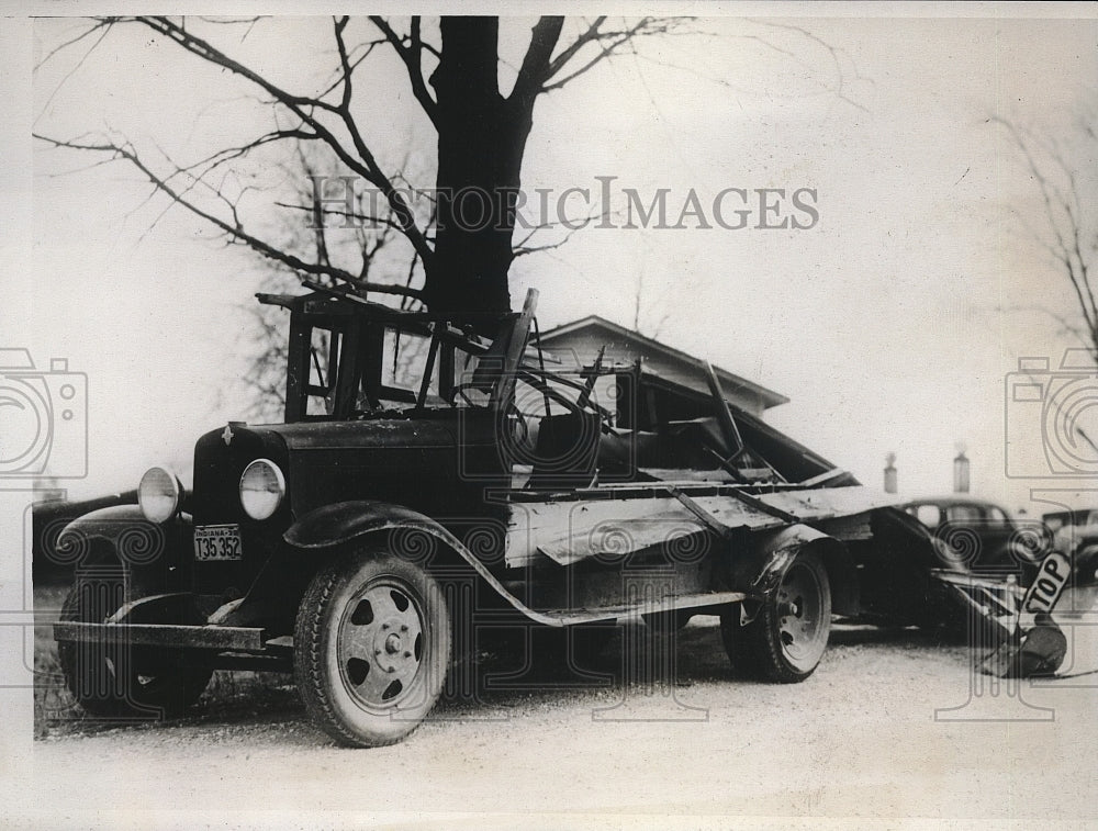 1935 The Wreckage Of A School Bus That Crashed With Another Bus - Historic Images