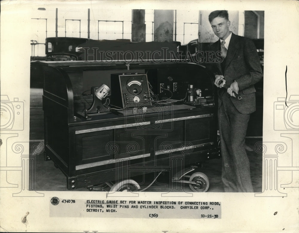 1930 Press Photo Elkectric gauge set used at Chrysler Corp in Detroit, Mich - Historic Images