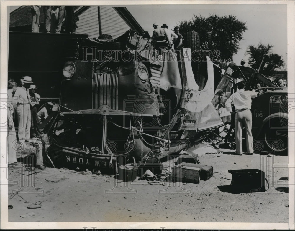 1937 Press Photo 5 Die 24 hurt Bus-Auto Crash-Historic Images