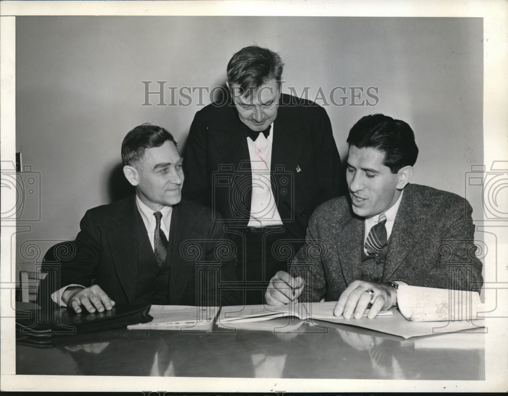 1942 Press Photo D.C. Tom Blaisdell, Fred Searles,Rbt Nathan, War Production - Historic Images