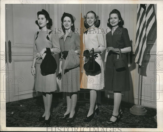 1944 Press Photo $-H Club Dress Review Gwendolyn Jones, Betty James, Roberta - Historic Images