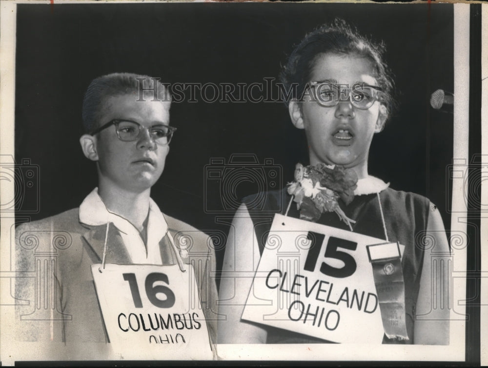 1957 Press Photo Marianne Novy &amp; Daniel Corbett Compete In National Spelling Bee - Historic Images