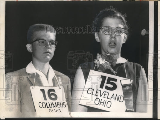 1957 Press Photo Marianne Novy & Daniel Corbett Compete In National Spelling Bee - Historic Images