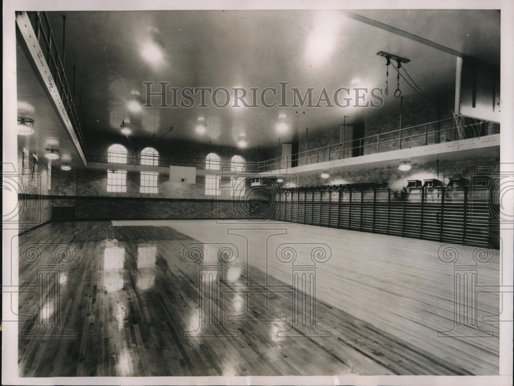 1935 New Toledo, Ohio YMCA building gymnasium - Historic Images