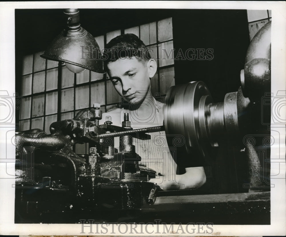 1950 Loyal Order of Moose student in machine shop - Historic Images