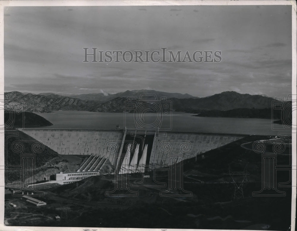 1950 Press Photo Shasta Dam Spillway in California-Historic Images