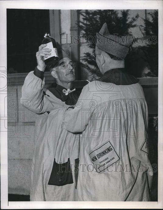 1947 Press Photo NYC, Legionaire Frank Munday & Robert Neuman - neb82349 - Historic Images