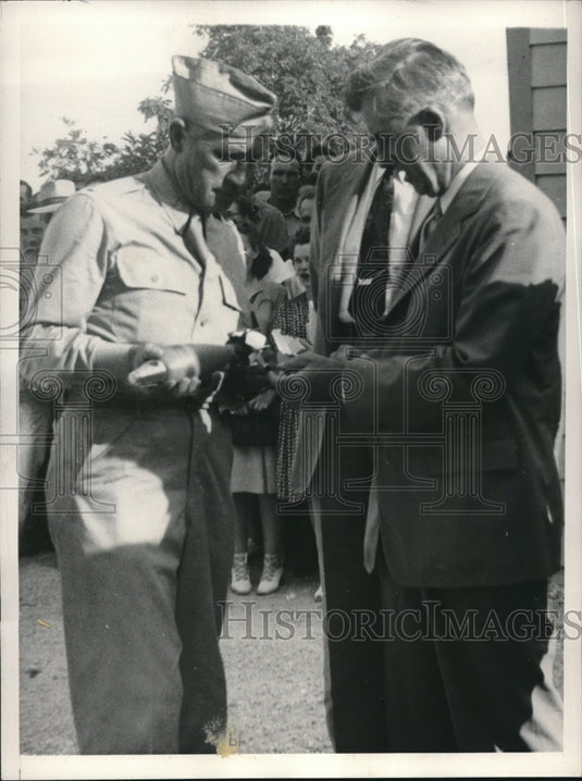 1941 Press Photo Henry A. wallace, maj. Otta M.Jank Iowa Ordnance Plant-Historic Images