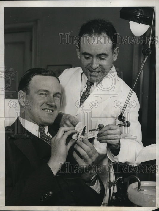 1935 Press Photo Joe Cronin, player-mgr of Boston Americans,Dr JS Dailey - Historic Images