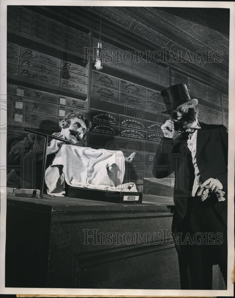 1948 Press Photo Scene of Look to Light Mr Beechly played by David Jordan of NY-Historic Images