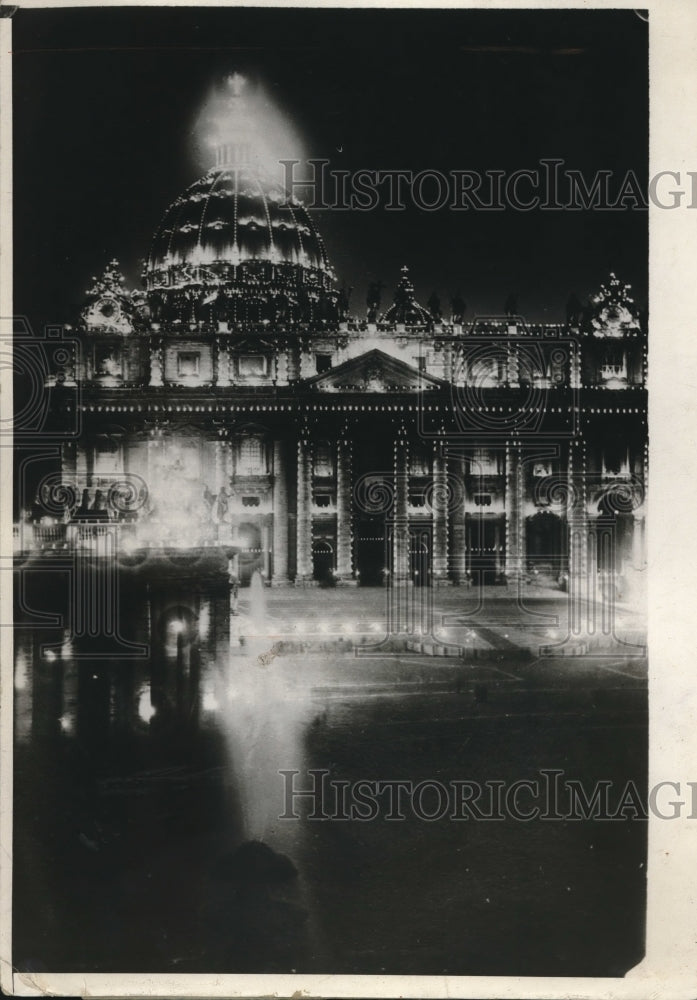 1930 Press Photo St. Peters Cathedral in Rome at night - neb83084 - Historic Images