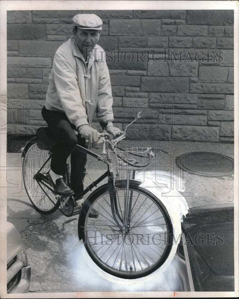 1974 Ed Martin Retired from Cleveland Museum of Art Riding Bike - Historic Images
