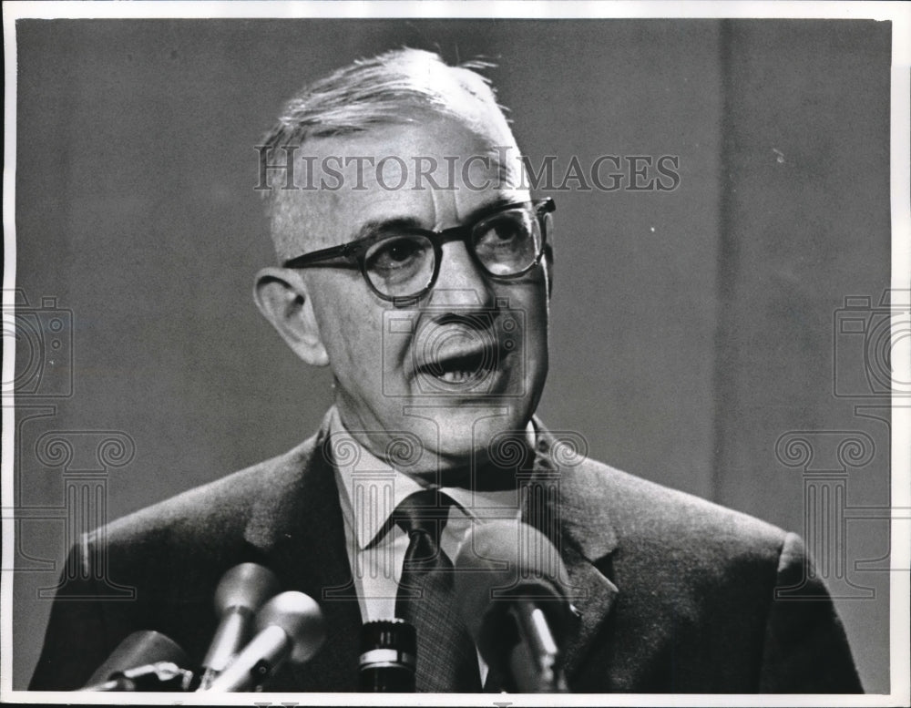 1969 Press Photo George Lincoln Named by Nixon to New Position - Historic Images