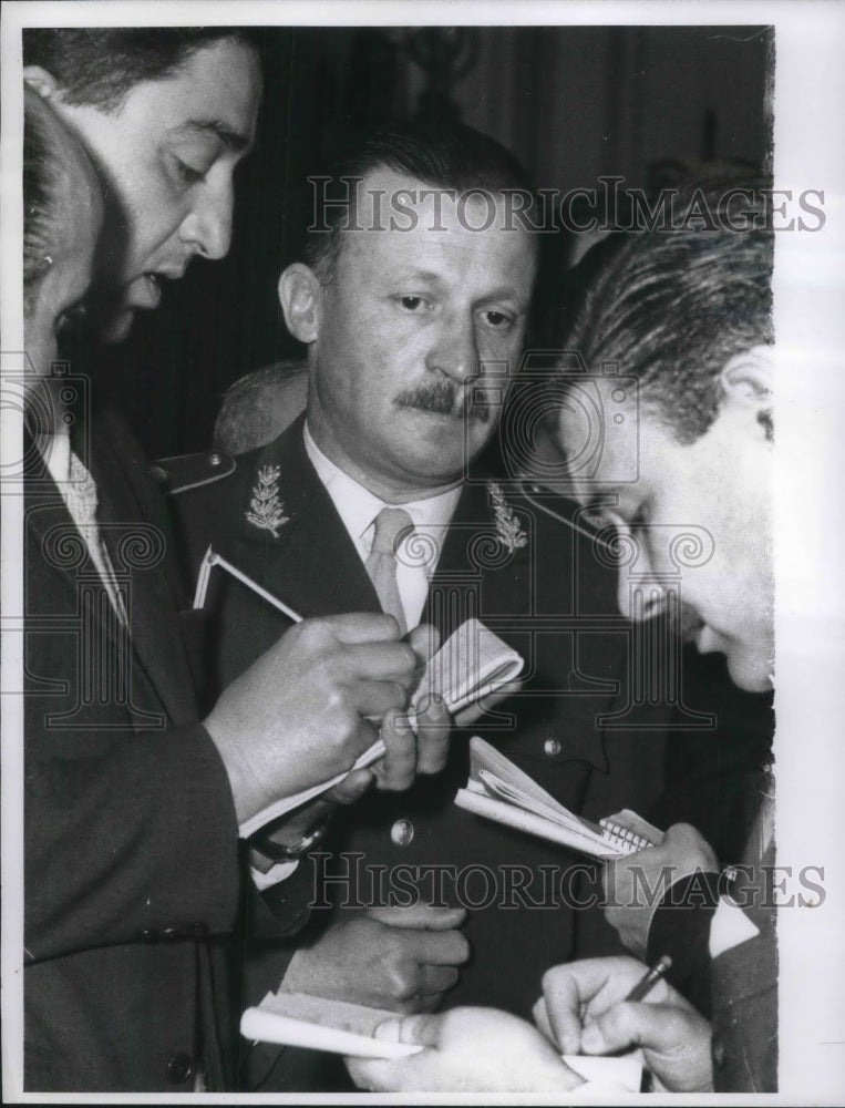 1952 Press Photo Rebel leader Gen Juan Ongania Presidential Palace Buenos Aires-Historic Images