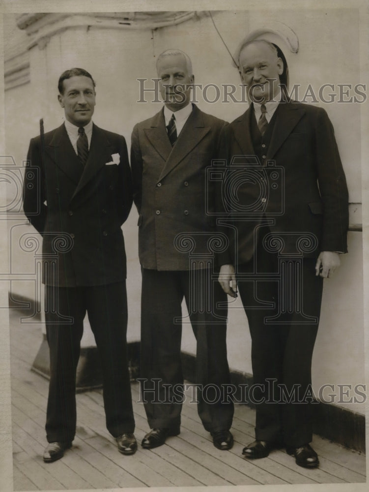 1938 English Police Officials Arriving in New York on SS Berengaria - Historic Images