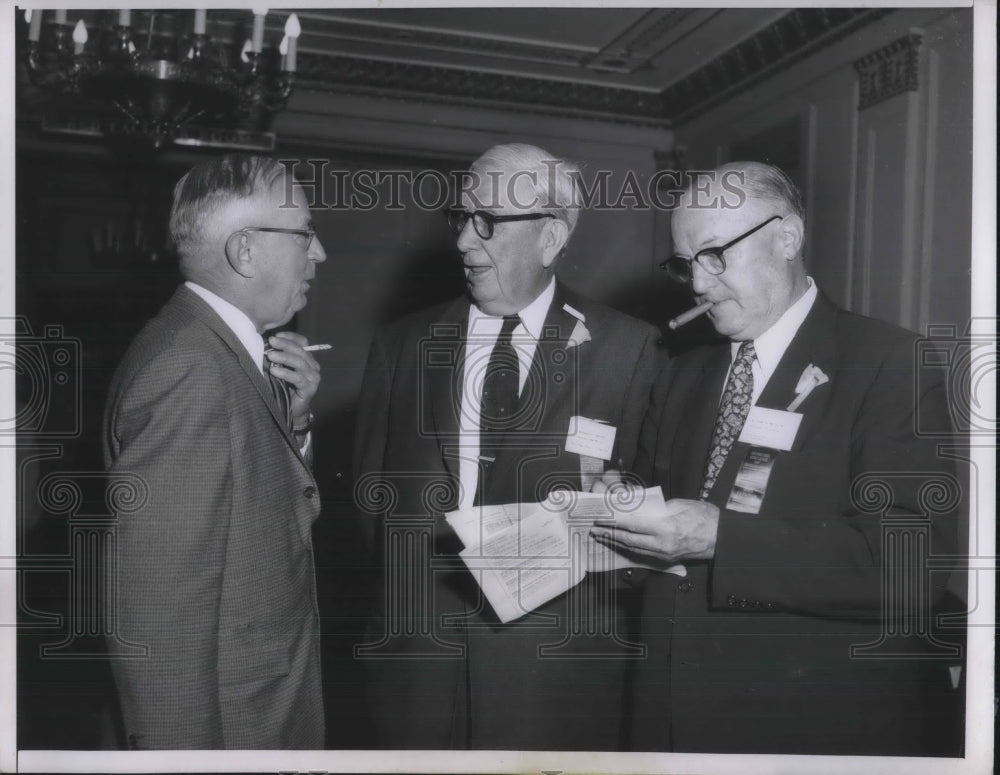 1957 Press Photo Dr. Claude J. Hunt, Henry W. Meyerding, Dr. William Lovelace-Historic Images