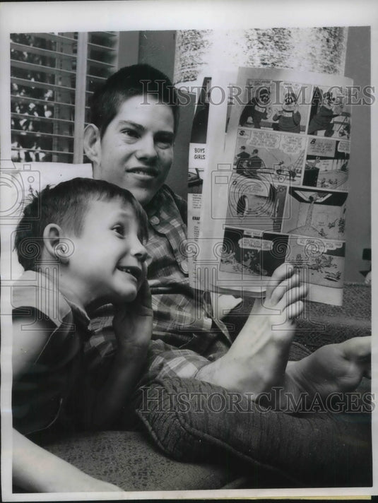 1961 Press Photo Dallas, Tex.Alvin Morrison & cousin Stephen Austin - neb84351-Historic Images