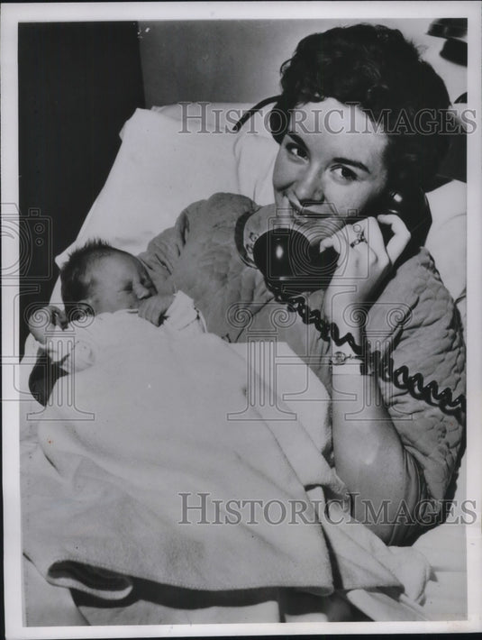 1961 Ann Arbor, Mich Mrs Ruth Martyn & new baby girl Jeanne - Historic Images