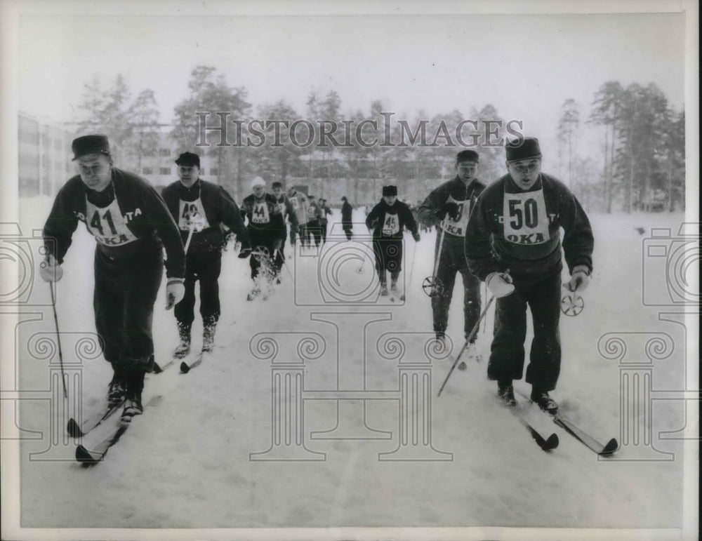 1960 Members Of The Finnish Parliament Off & Skiing At Santahamina - Historic Images