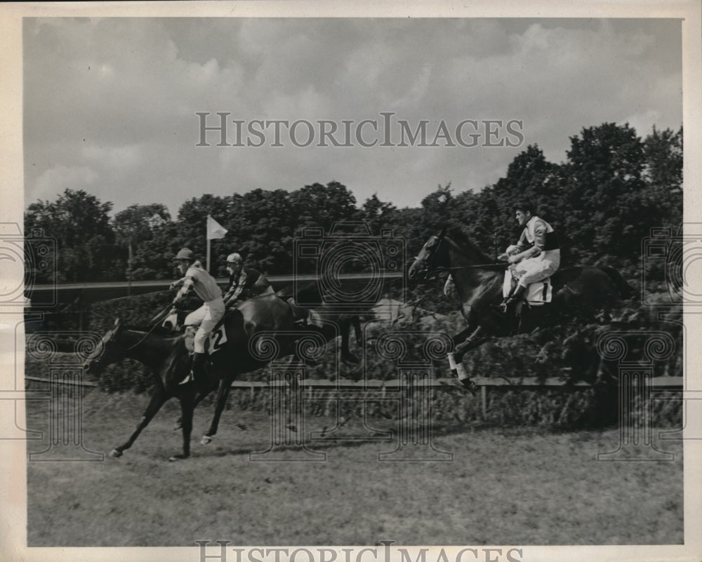 1939 Press Photo Steeplechase for 4 Year Olds Sartoga Springs New York - Historic Images