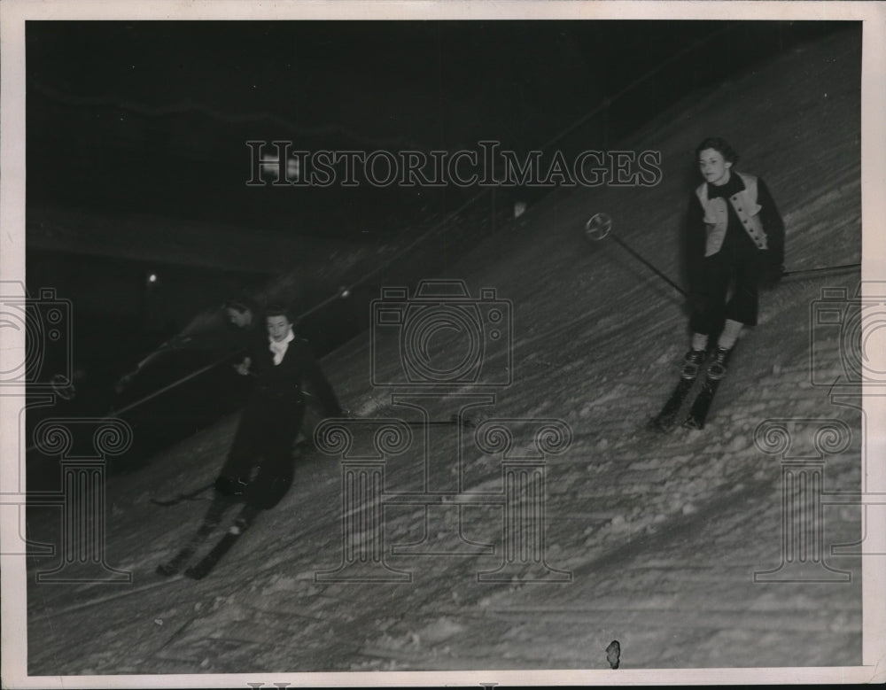 1936 Press Photo Winter Sport Carnival at NYC, ski jumpers in action-Historic Images