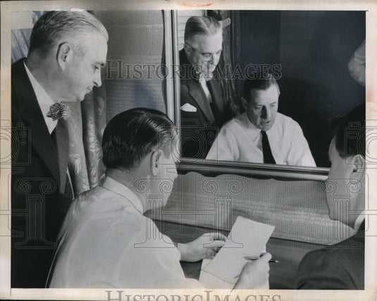 1950 Press Photo Don Ebright, Nominee for Governor with Two Unidentified Men-Historic Images