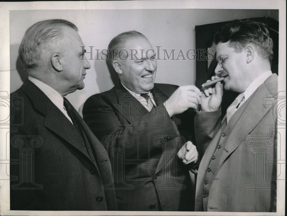 1944 Press Photo Corrections Officials Edward Cass Robert Bangham - Historic Images