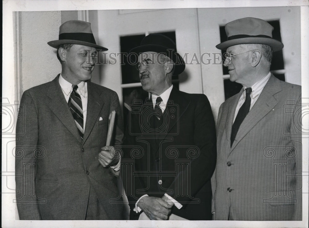 1936 Press Photo Secretary of  Interior Harold Ickes, Harry Hopkins & Morris Coo - Historic Images