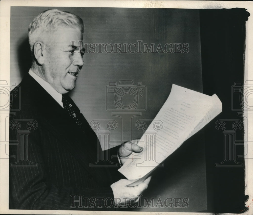 1948 Press Photo Government official Michael J. McDermott reading paper-Historic Images