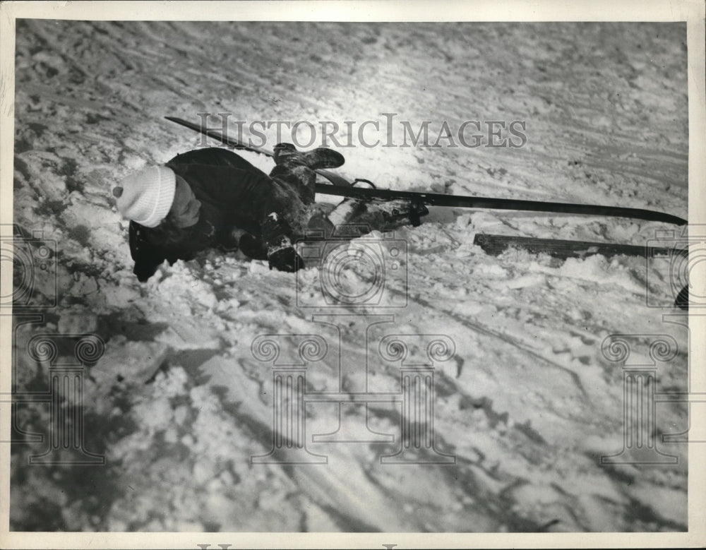 1936 Press Photo Skier Ruth Friedl In The Snow - Historic Images