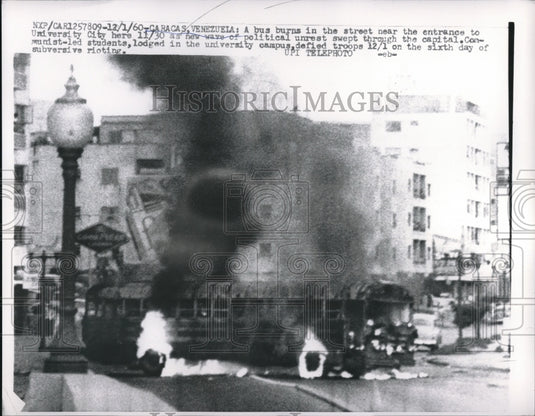 1960 Press Photo Caracas, Venezuela, rioting against Pres. Betancourt - Historic Images